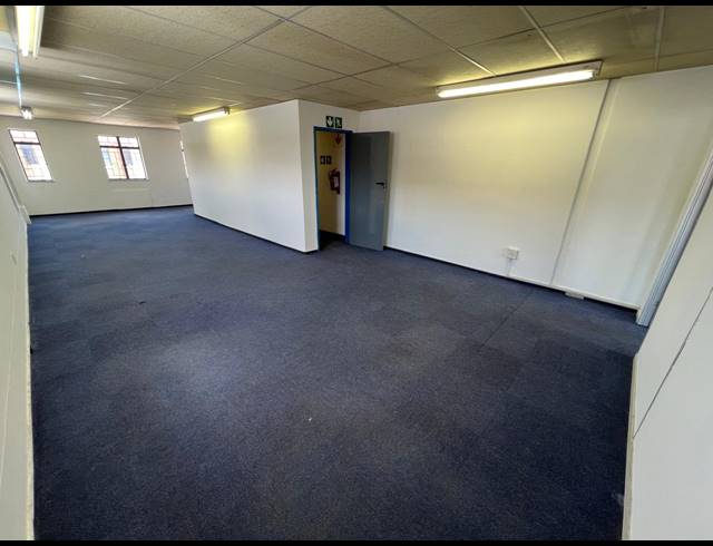 230M² WAREHOUSE TO LET IN STRIJDOMPARK